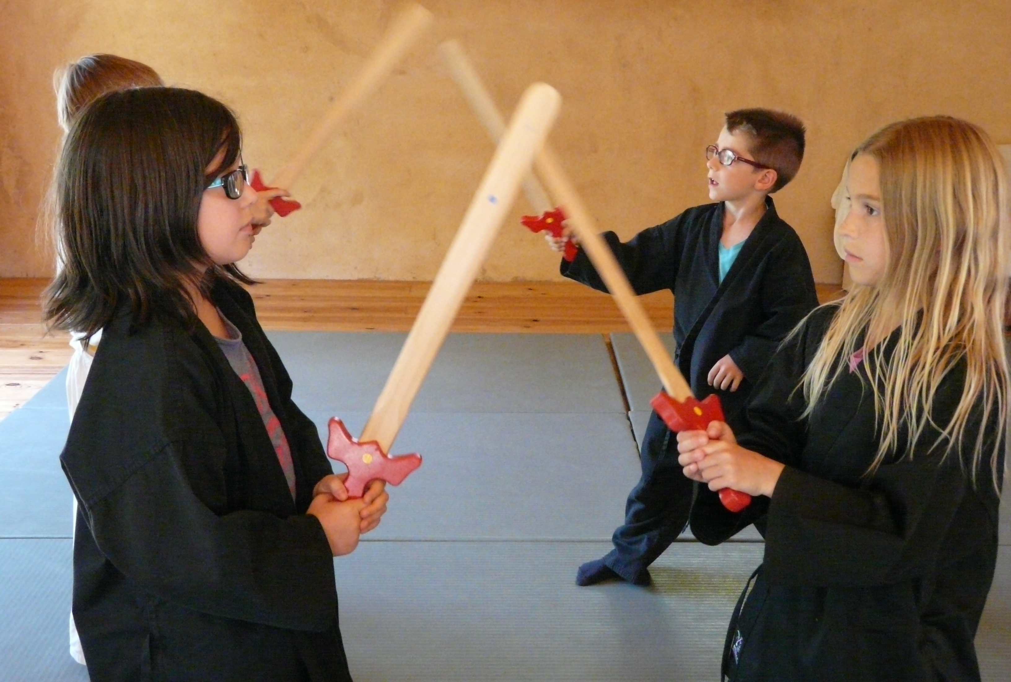 romane et lylou jeux à l'épée